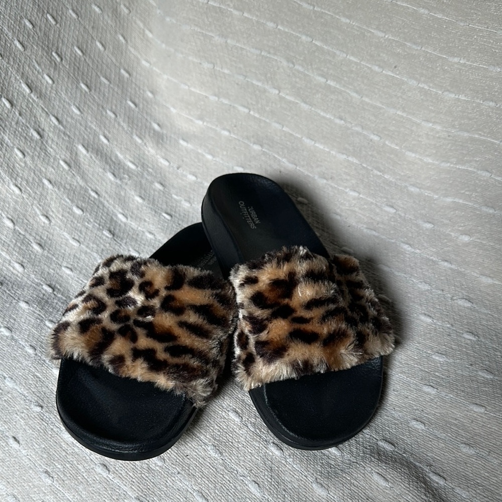 Leopard Print Faux Fur Slide Sandals